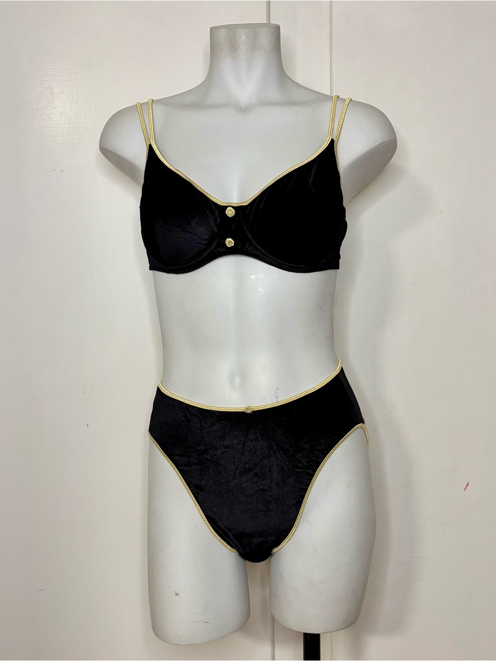 Vintage 90s Ungaro Lingerie Black Velvet Bra Panties Two Piece Set 36C Medium